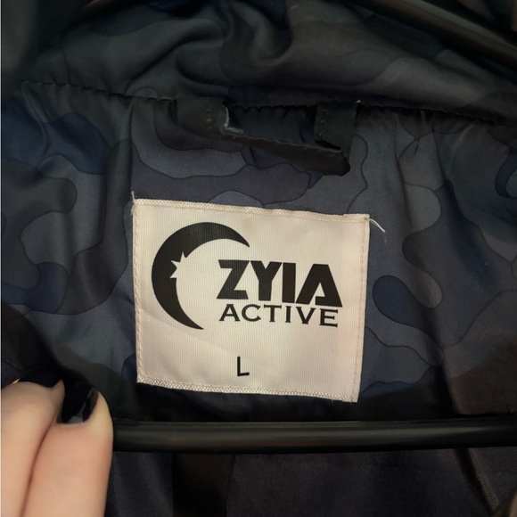 Zyia Vest - Picture 5 of 5